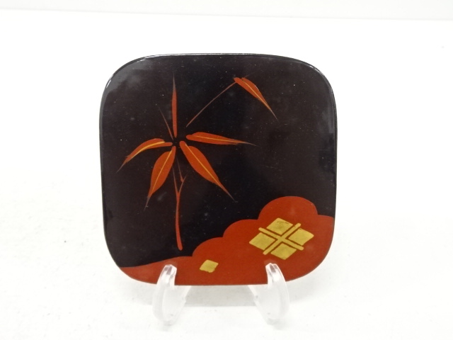Lacquerware